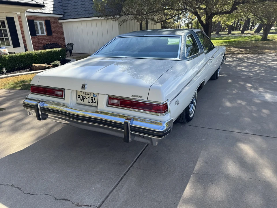 1976 Buick LeSabre - Image 15 of 31