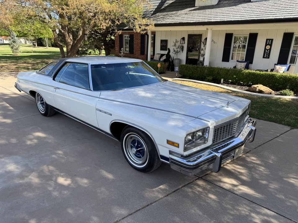 1976 Buick LeSabre - Image 4 of 31