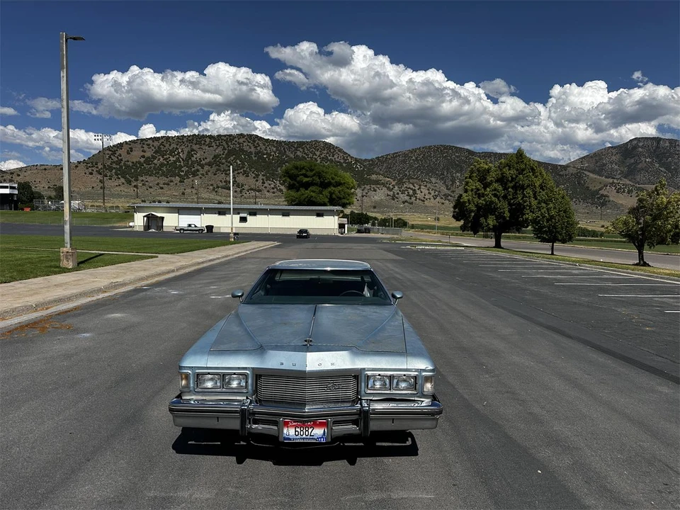 1976 Buick Riviera 4th-7th Gen - Image 2 of 31