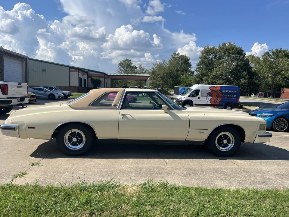 1976 Buick Riviera 4th-7th Gen - Image 4 of 31