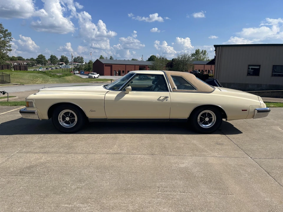 1976 Buick Riviera 4th-7th Gen - Image 7 of 31