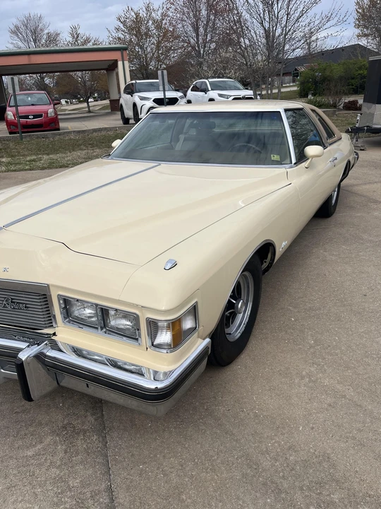 1976 Buick Riviera 4th-7th Gen - Image 9 of 31