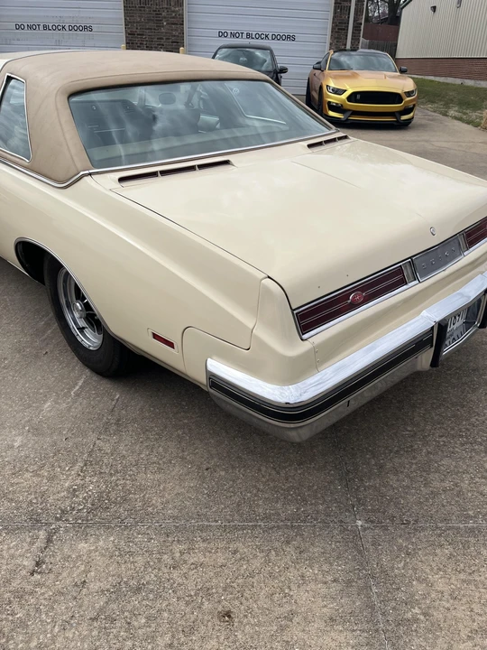 1976 Buick Riviera 4th-7th Gen - Image 15 of 31