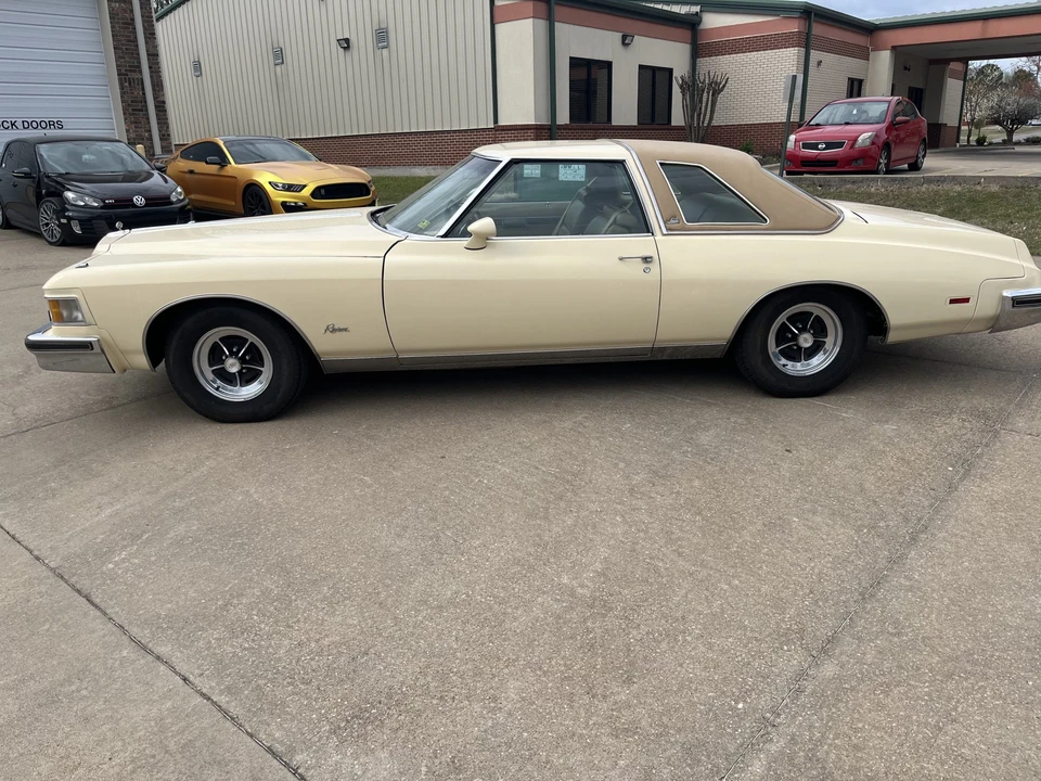 1976 Buick Riviera 4th-7th Gen - Image 8 of 31