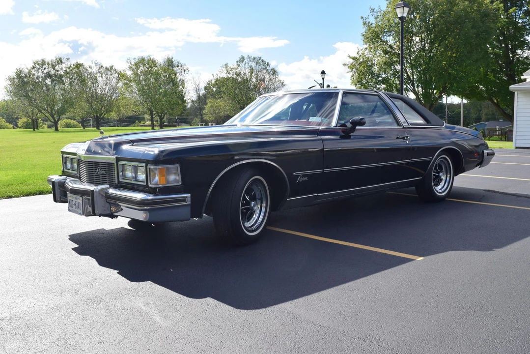 1976 Buick Riviera 4th-7th Gen - Image 3 of 31