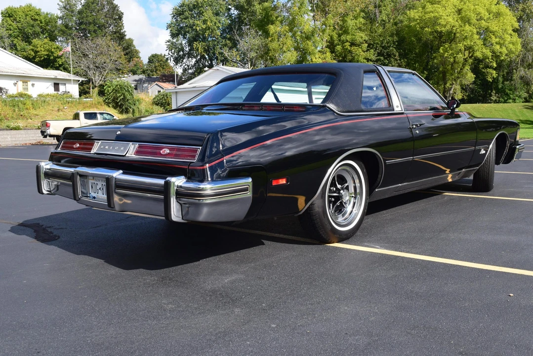 1976 Buick Riviera 4th-7th Gen - Image 10 of 31