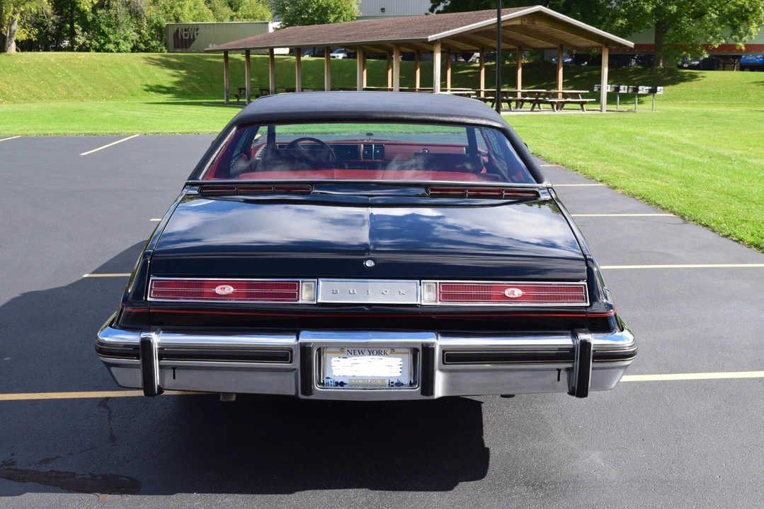 1976 Buick Riviera 4th-7th Gen - Image 11 of 31