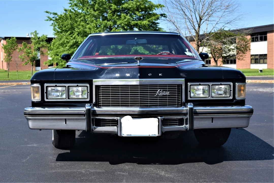 1976 Buick Riviera 4th-7th Gen - Image 7 of 31
