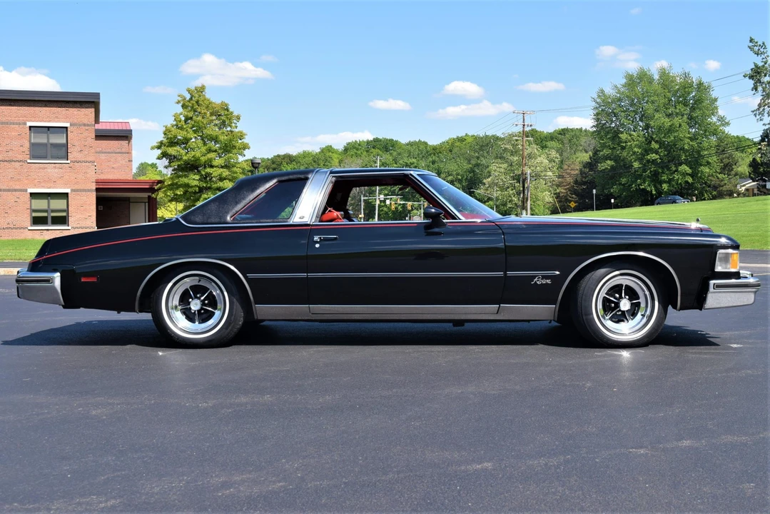 1976 Buick Riviera 4th-7th Gen - Image 8 of 31