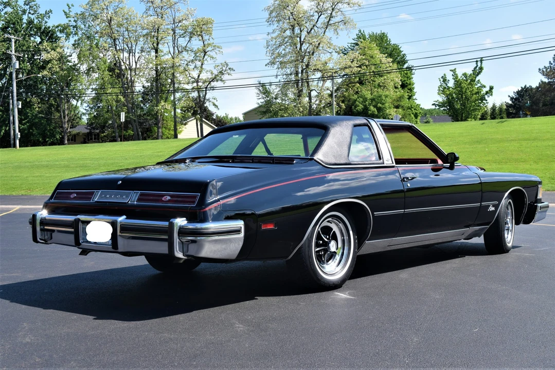 1976 Buick Riviera 4th-7th Gen - Image 9 of 31