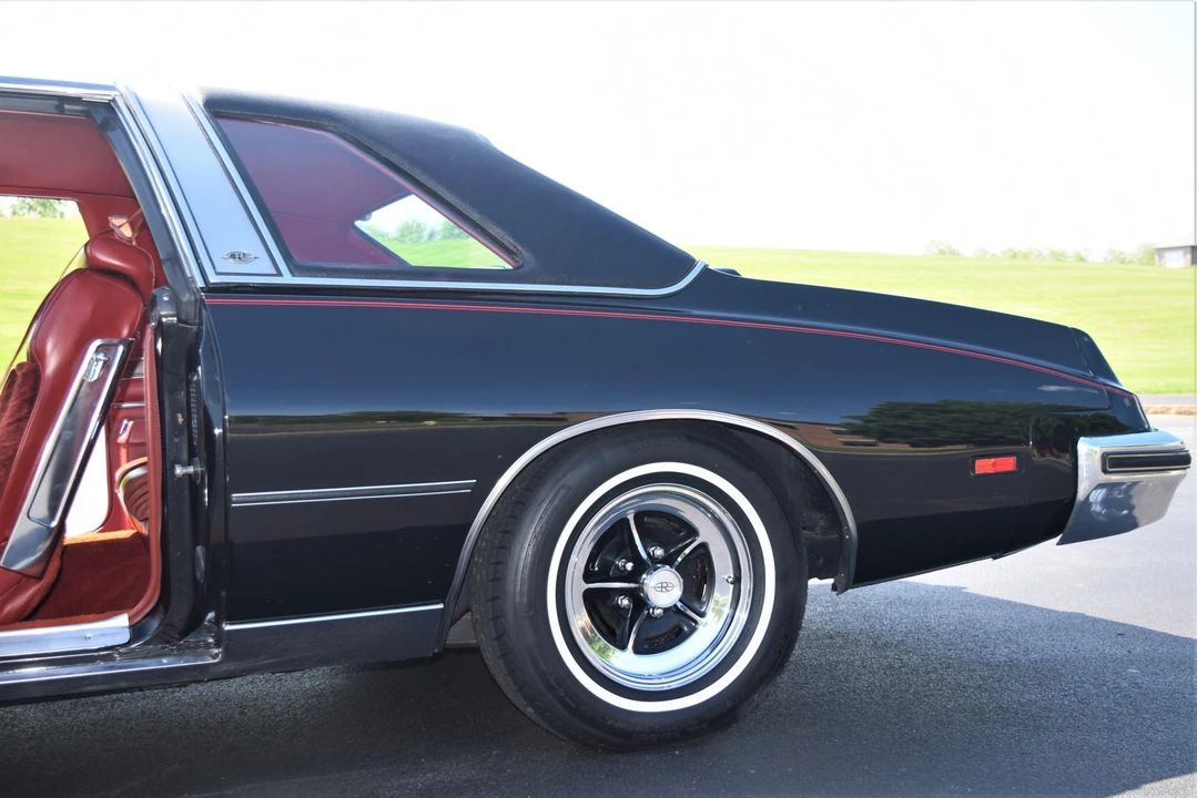 1976 Buick Riviera 4th-7th Gen - Image 17 of 31