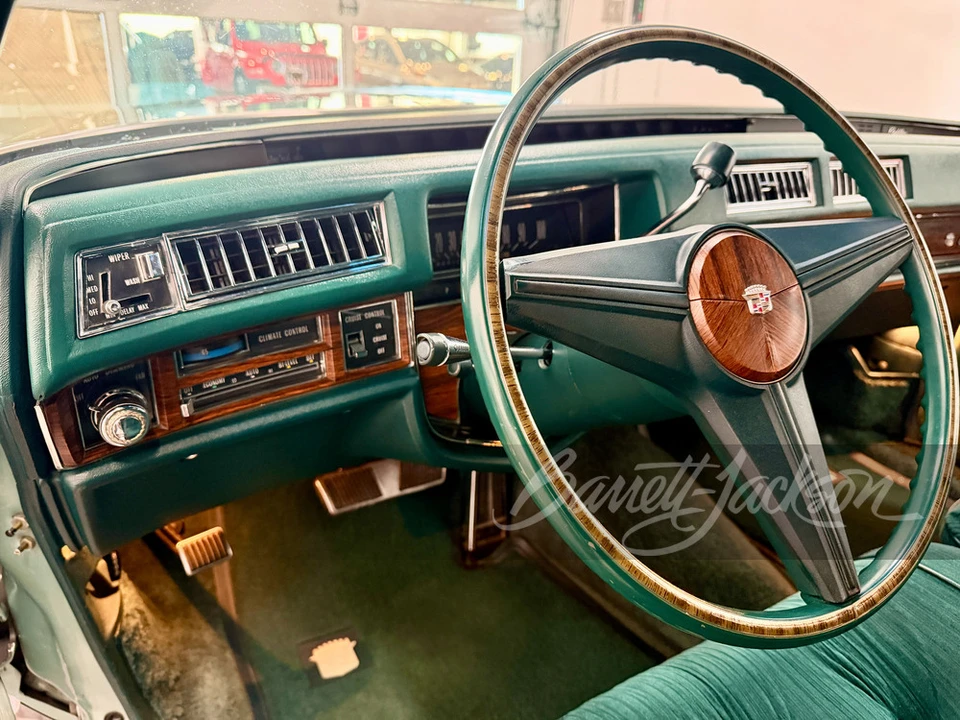 1976 Cadillac DeVille 4th Gen - Image 25 of 31