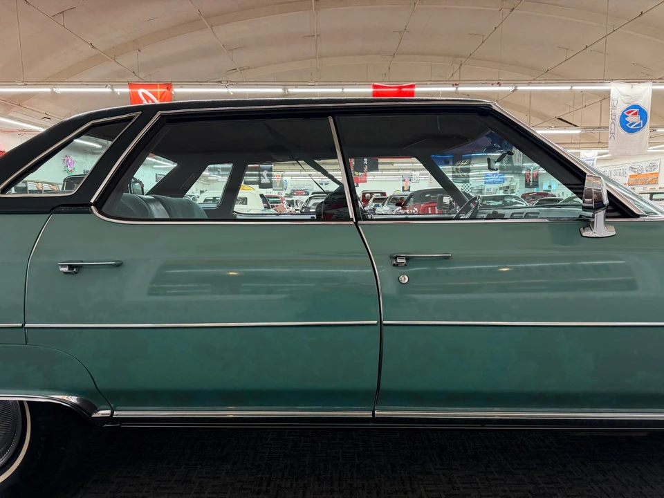 1976 Cadillac DeVille 4th Gen - Image 25 of 31