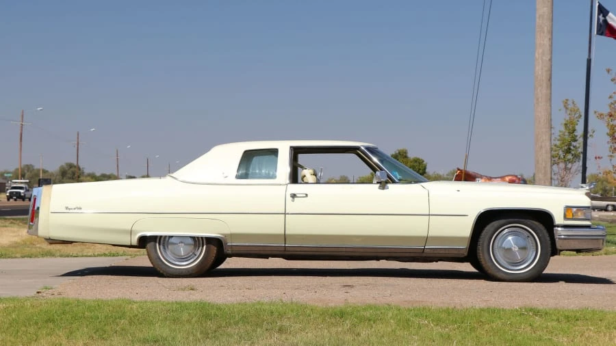 1976 Cadillac - Image 8 of 12