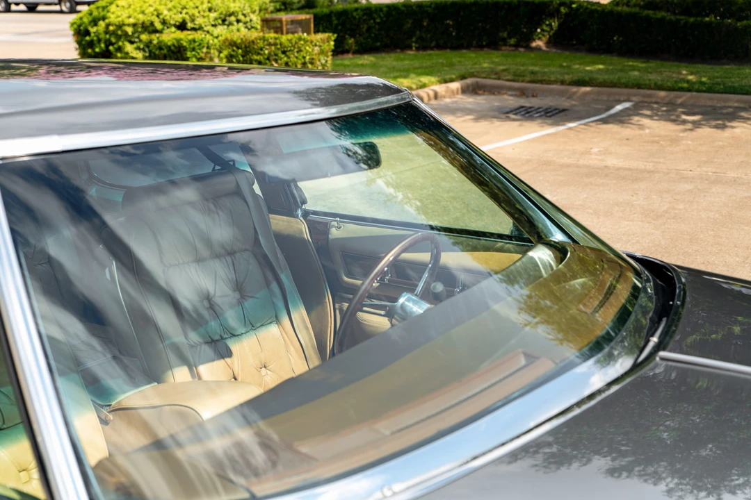 1976 Cadillac Series 70 & 75 - Image 27 of 31