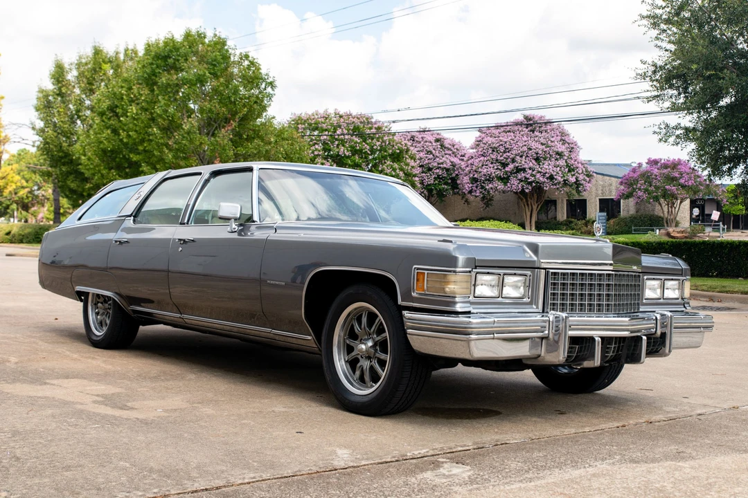 1976 Cadillac Series 70 & 75 - Image 3 of 31