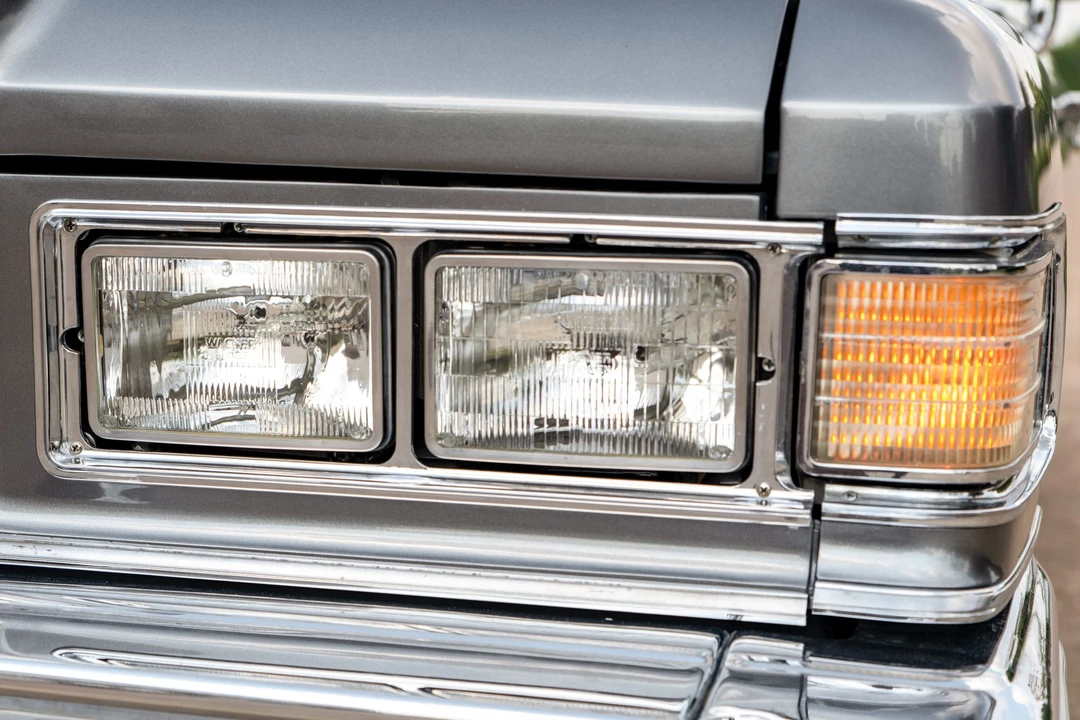 1976 Cadillac Series 70 & 75 - Image 16 of 31