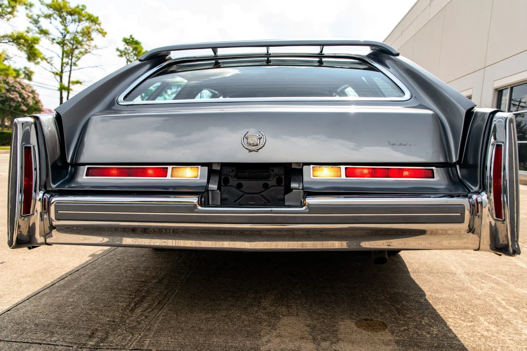 1976 Cadillac Series 70 & 75 - Image 25 of 31