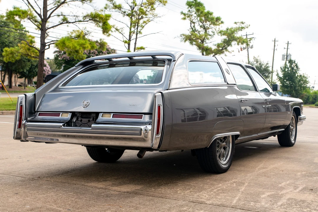 1976 Cadillac Series 70 & 75 - Image 5 of 31