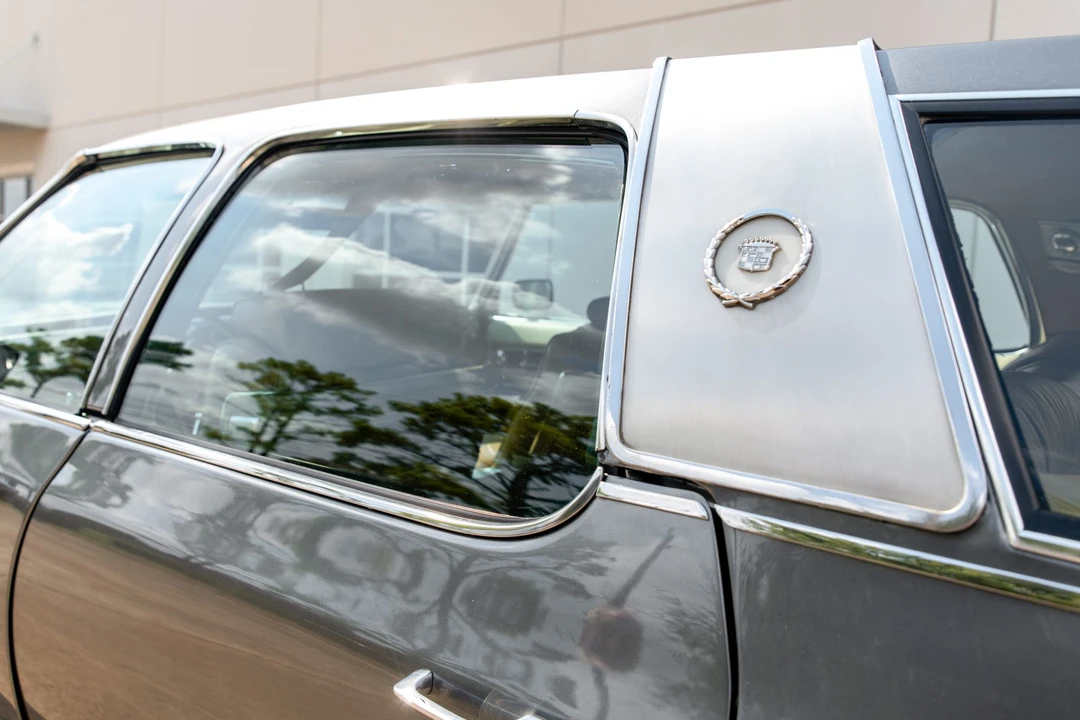 1976 Cadillac Series 70 & 75 - Image 29 of 31