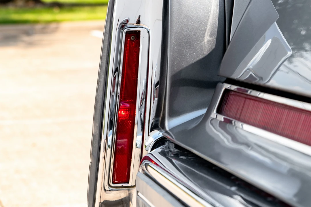 1976 Cadillac Series 70 & 75 - Image 23 of 31