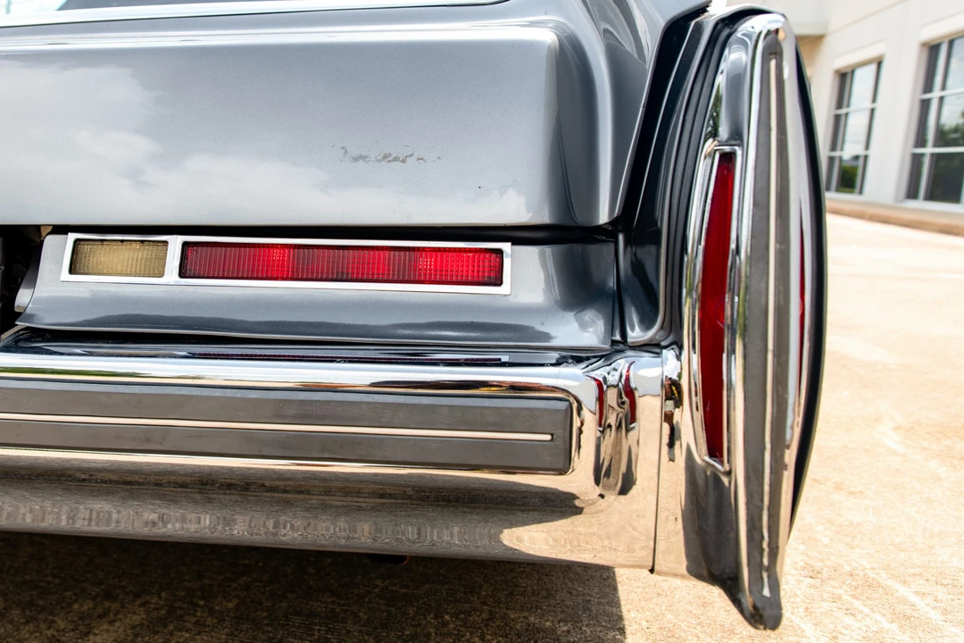 1976 Cadillac Series 70 & 75 - Image 17 of 31