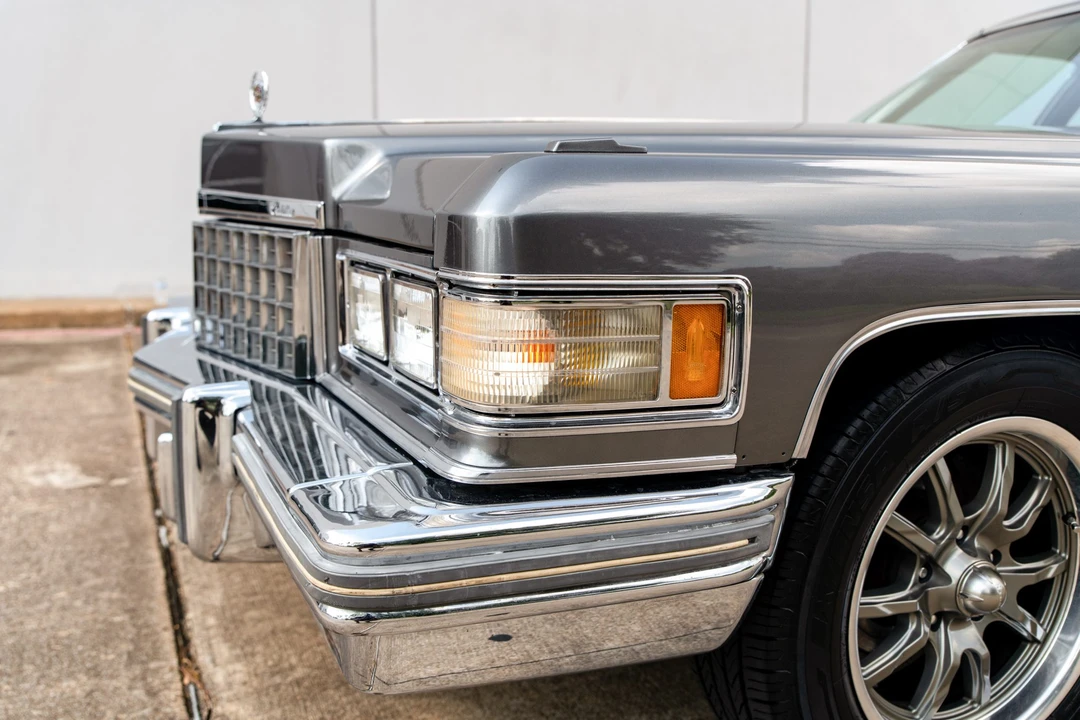 1976 Cadillac Series 70 & 75 - Image 11 of 31