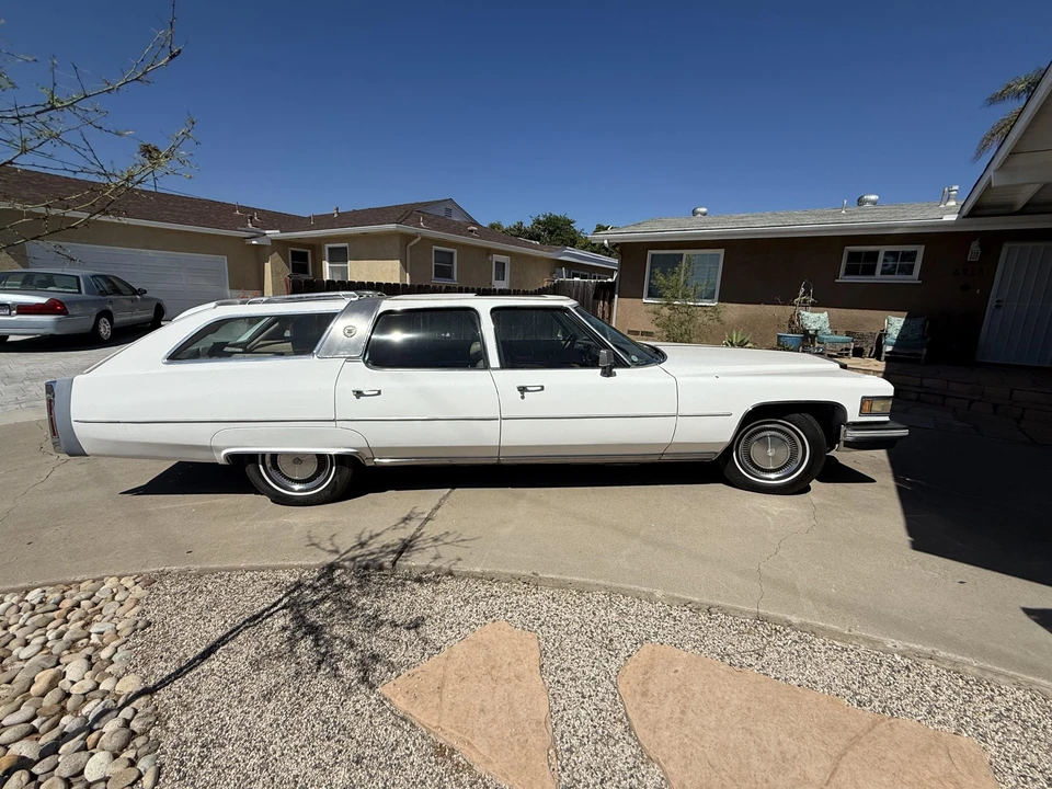 1976 Cadillac DeVille 4th Gen - Image 14 of 31