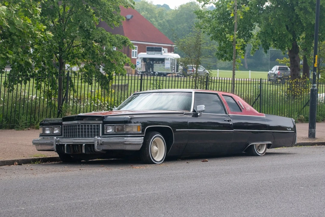 1976 Cadillac DeVille 4th Gen - Image 4 of 30