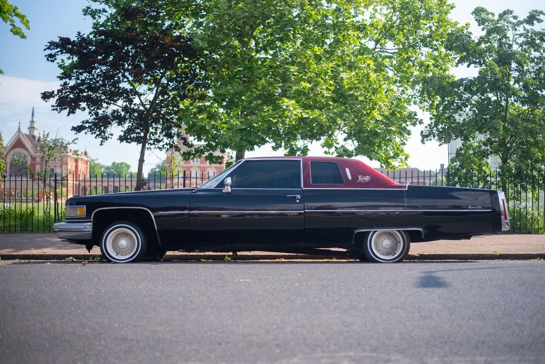 1976 Cadillac DeVille 4th Gen - Image 16 of 30