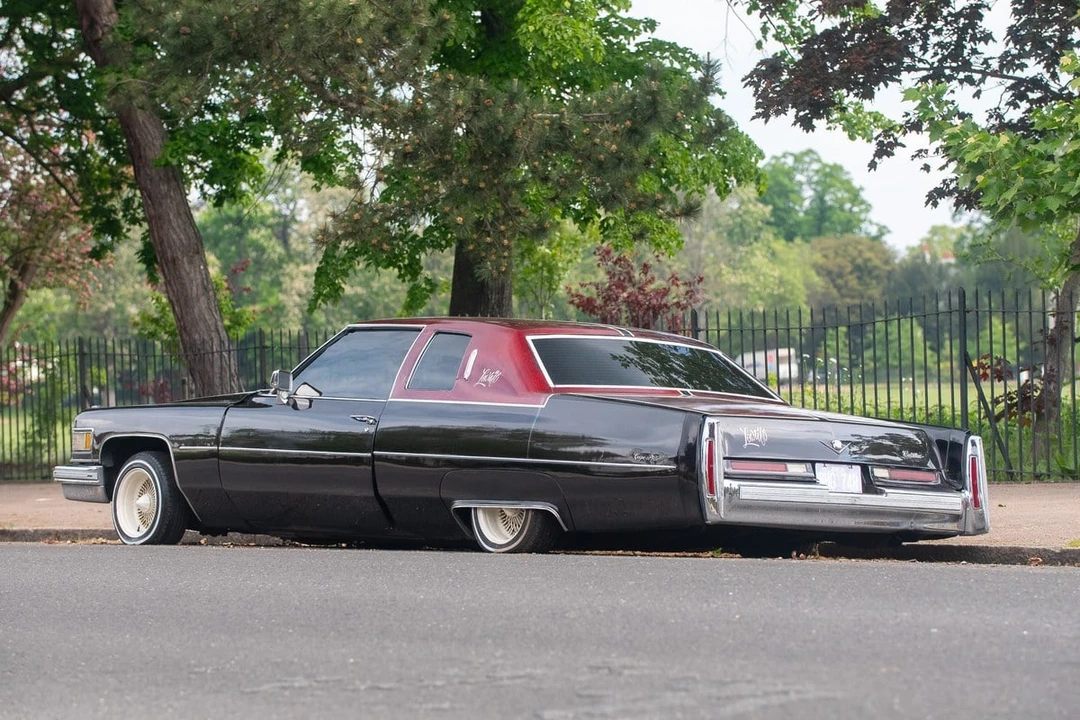 1976 Cadillac DeVille 4th Gen - Image 9 of 30