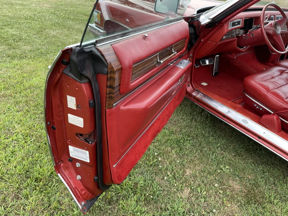 1976 Cadillac DeVille 4th Gen - Image 25 of 31