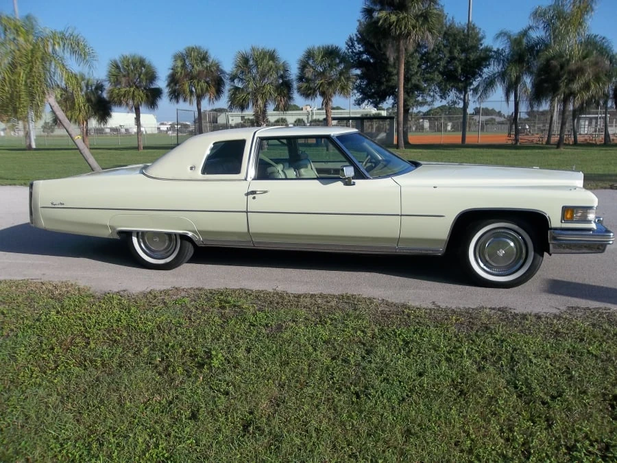 1976 Cadillac DeVille 4th Gen - Image 2 of 8