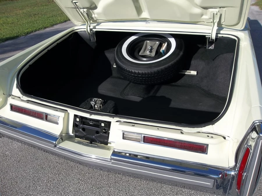 1976 Cadillac DeVille 4th Gen - Image 5 of 8