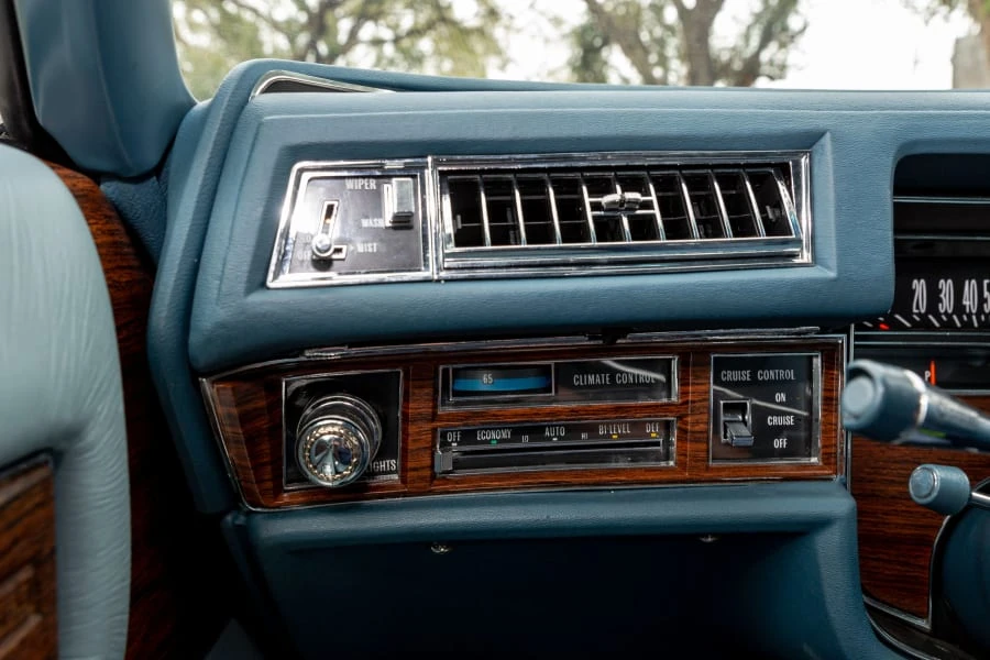 1976 Cadillac DeVille 4th Gen - Image 23 of 31