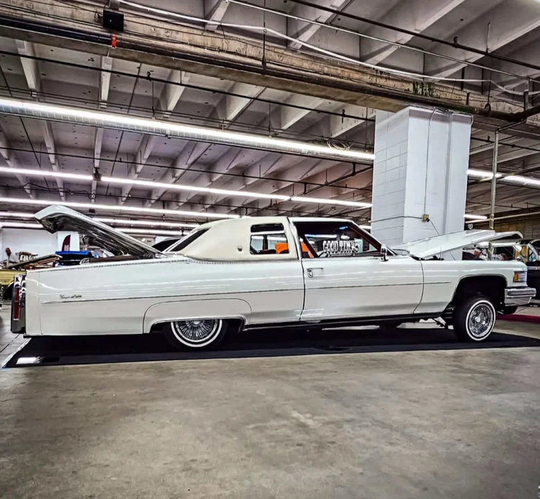 1976 Cadillac DeVille 4th Gen - Image 2 of 16