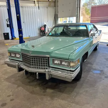 1976 Cadillac DeVille Sedan 4D