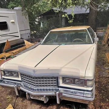 1976 Cadillac DeVille Sedan 4D