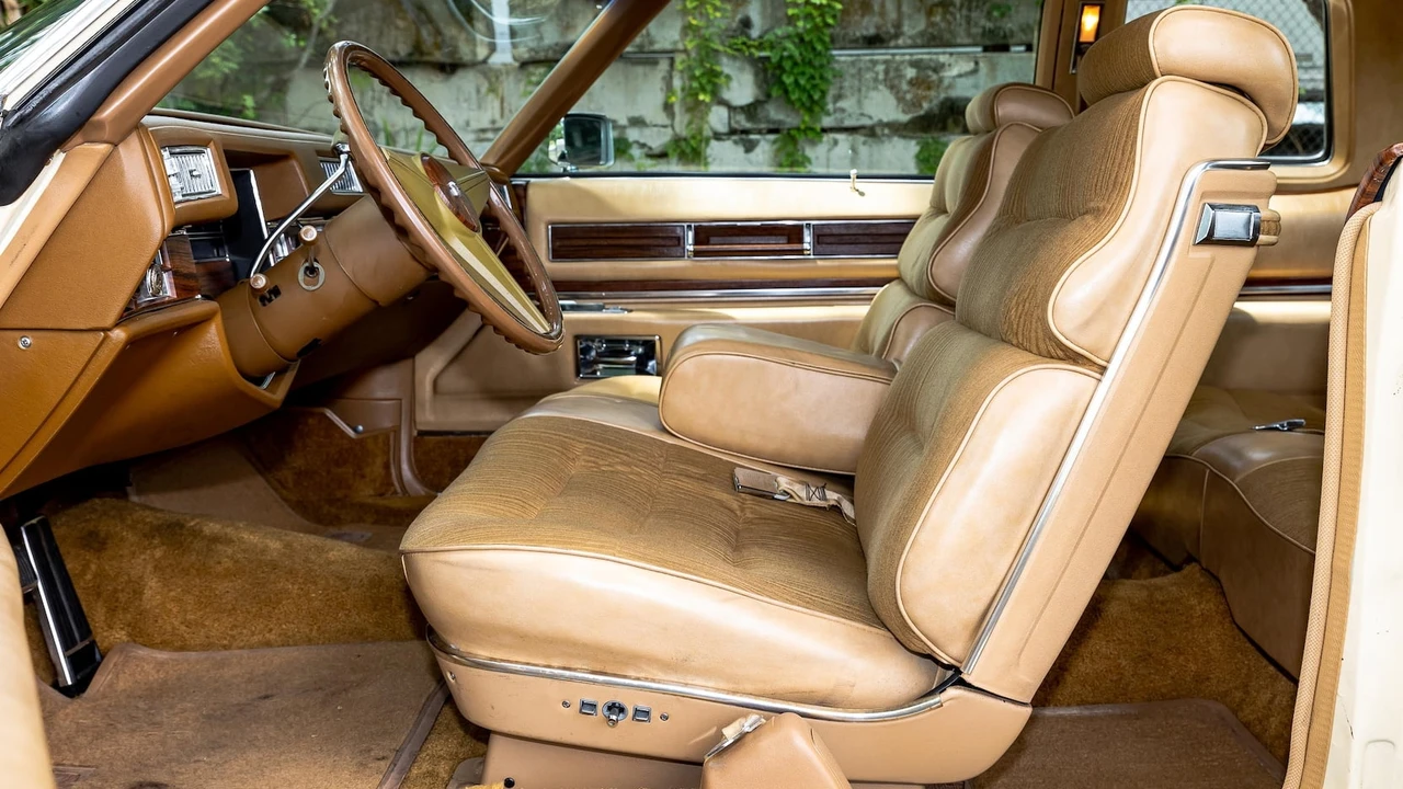 1976 Cadillac DeVille 4th Gen - Image 3 of 31