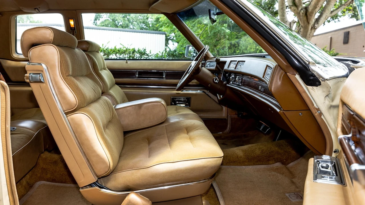 1976 Cadillac DeVille 4th Gen - Image 5 of 31