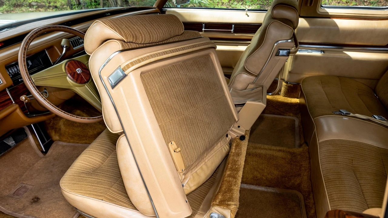 1976 Cadillac DeVille 4th Gen - Image 7 of 31