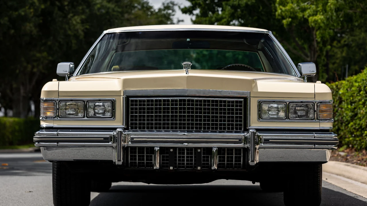 1976 Cadillac DeVille 4th Gen - Image 13 of 31