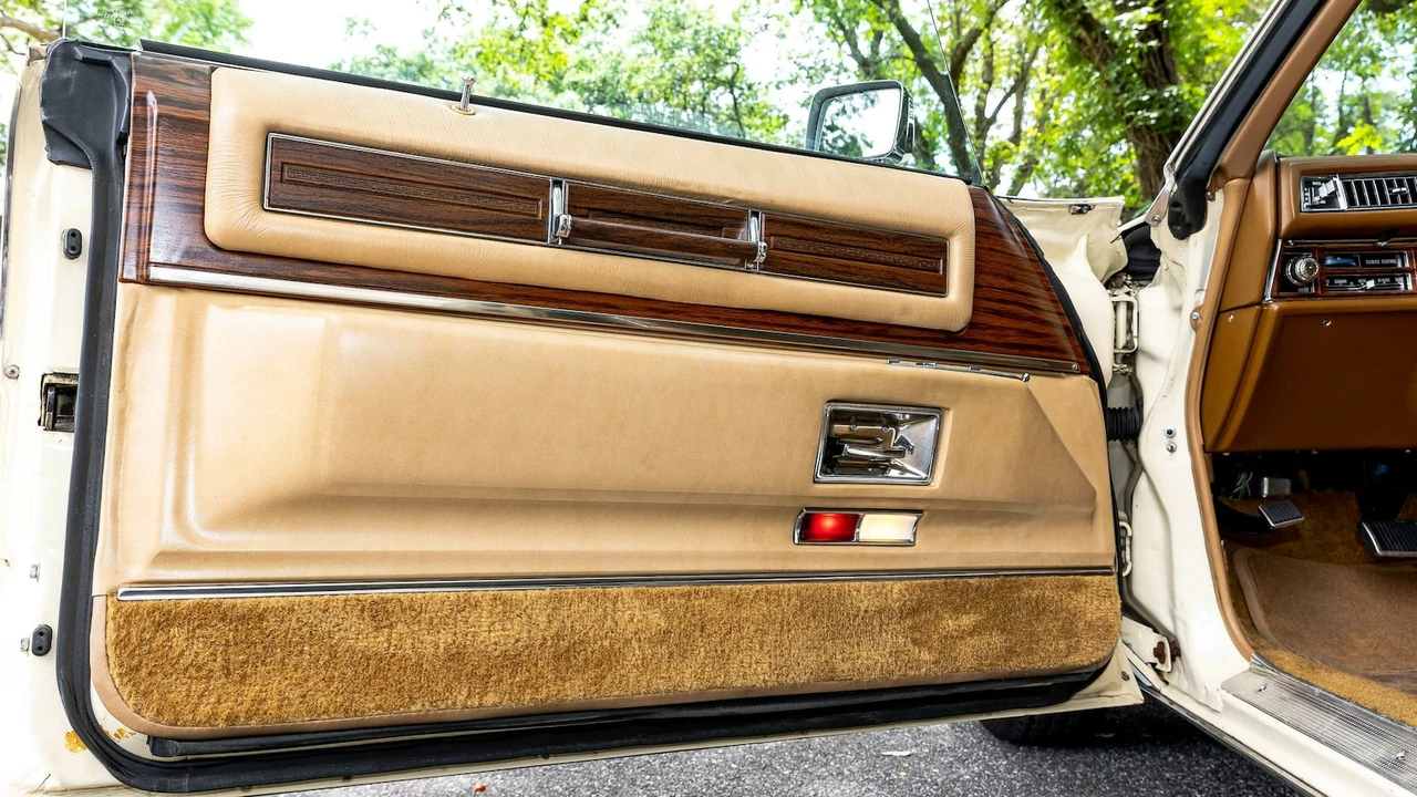 1976 Cadillac DeVille 4th Gen - Image 19 of 31