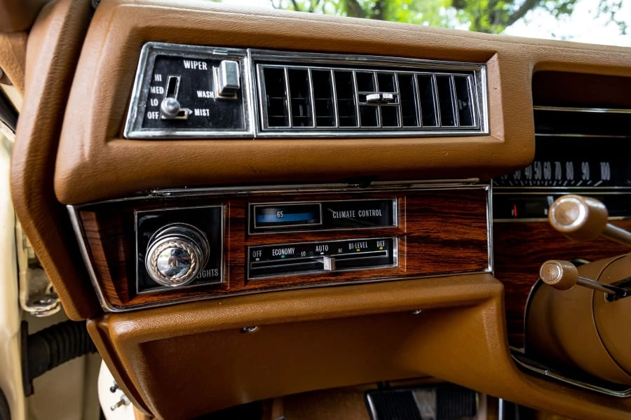 1976 Cadillac DeVille 4th Gen - Image 8 of 31