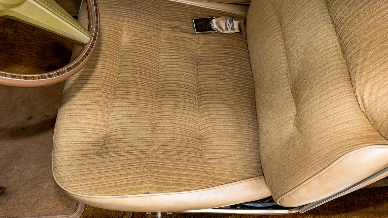 1976 Cadillac DeVille 4th Gen - Image 20 of 31