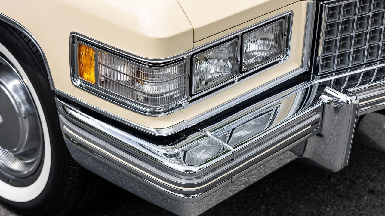 1976 Cadillac DeVille 4th Gen - Image 25 of 31