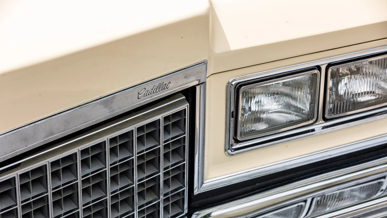 1976 Cadillac DeVille 4th Gen - Image 27 of 31