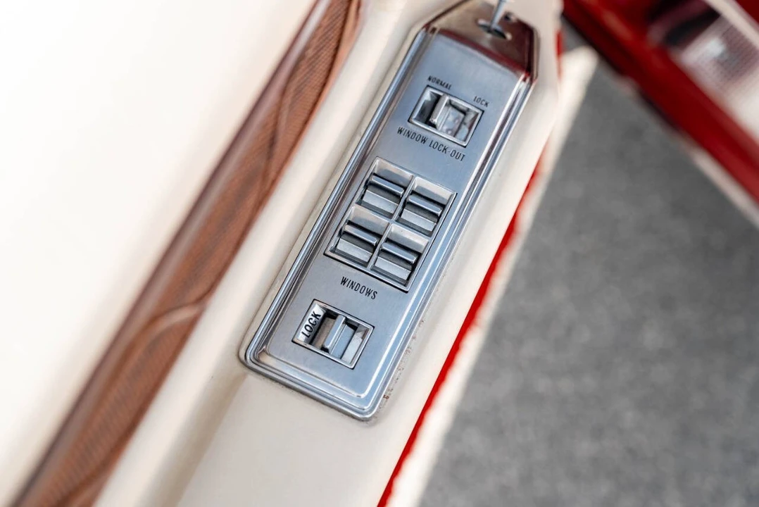 1976 Cadillac Eldorado 9th Gen - Image 15 of 31