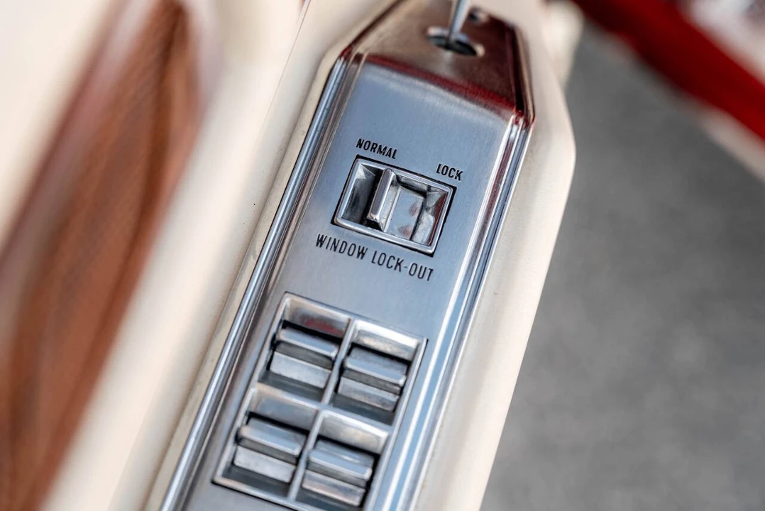 1976 Cadillac Eldorado 9th Gen - Image 16 of 31