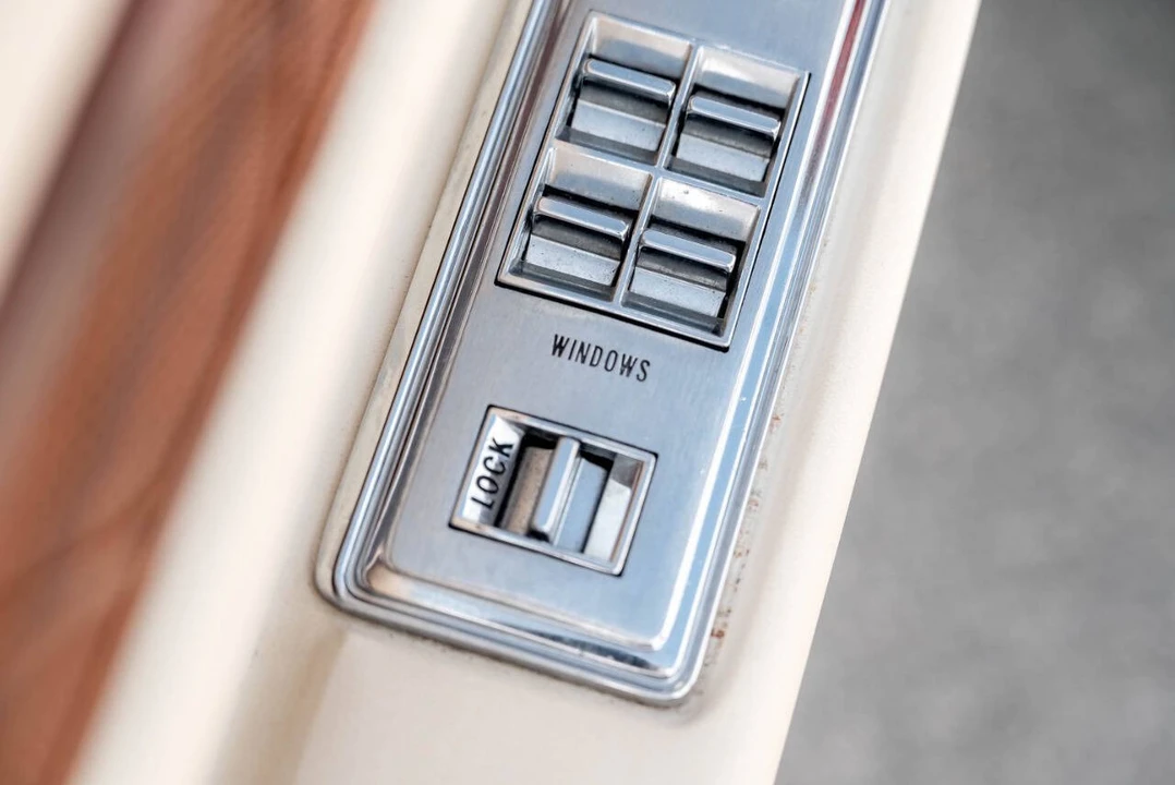 1976 Cadillac Eldorado 9th Gen - Image 17 of 21